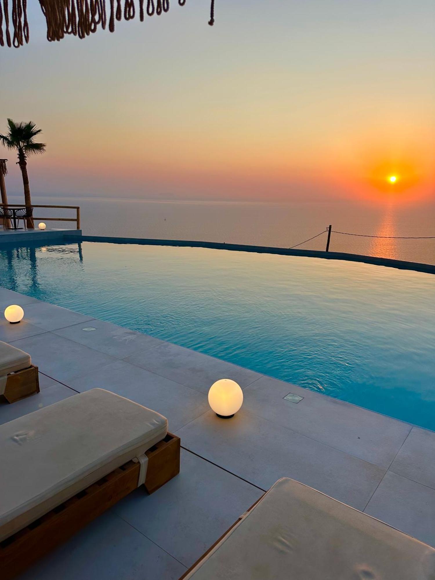 Leon Luxury Suites Imerovigli  Exteriér fotografie